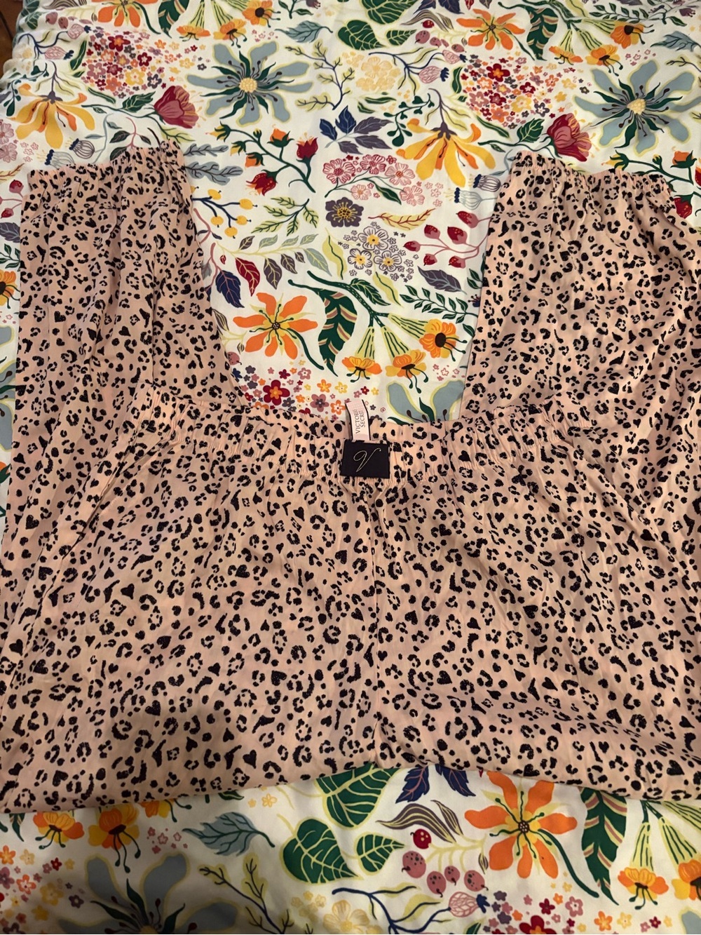Victoria Secret Leopard print pajama bottom joggers size L NWT